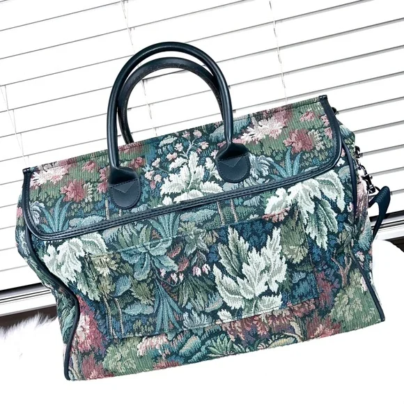 🚫SOLD! VINTAGE NWOT |•ATLANTIC•| Carry On Luggage Tapestry Floral Travel Bag - Picture 2 of 16
